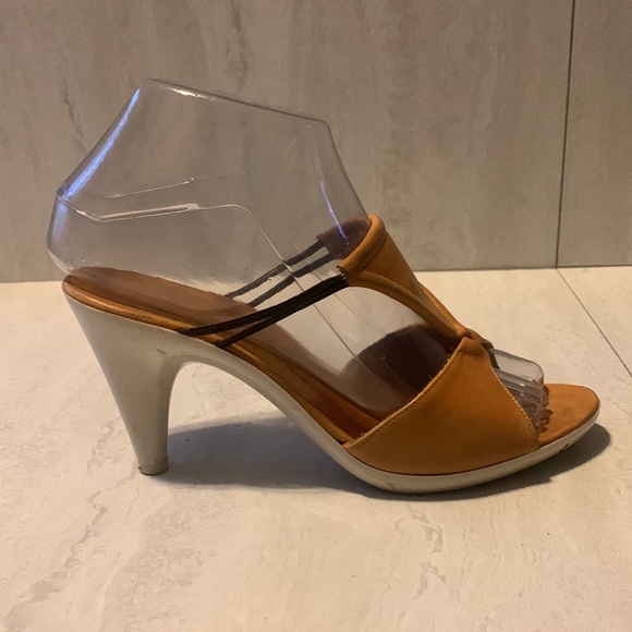 Robert Clergerie Women's Taupe Leather Slip On Heeled Sandals Size 6.5 - Picture 7 of 15